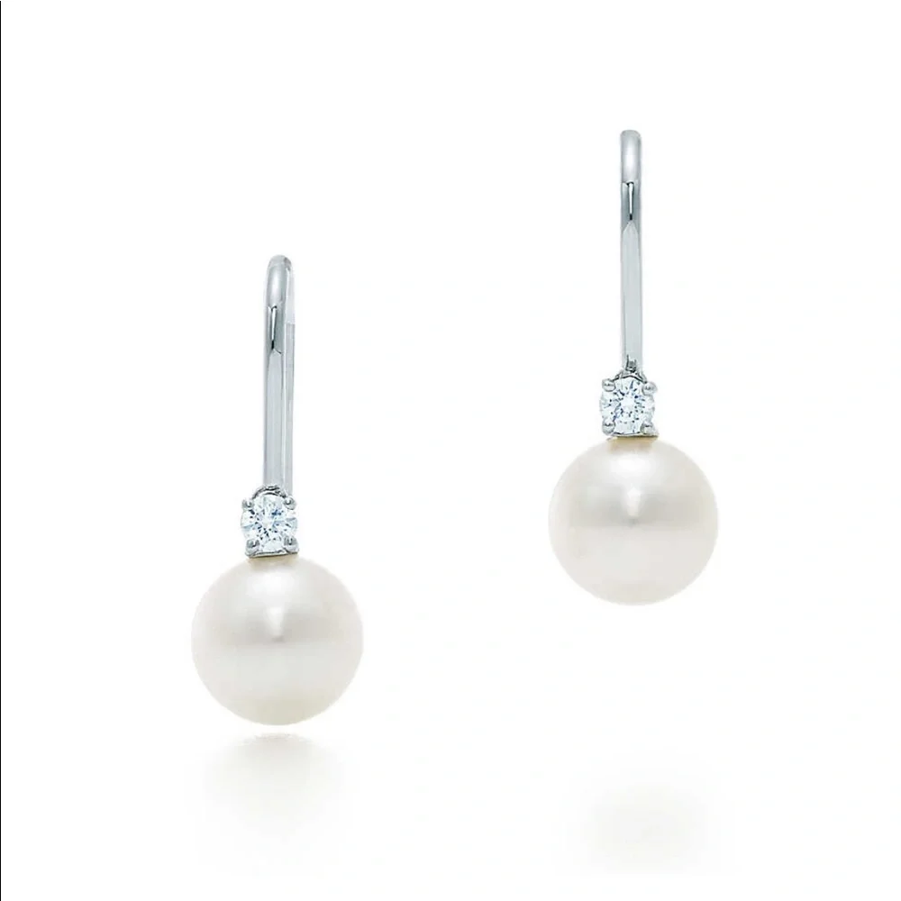 Beautiful classic diamond and pearl earrings - Picture 1 of 4